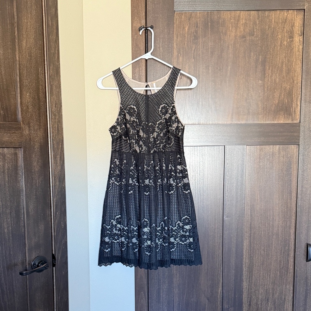 Free People “Rocco” Babydoll Black Lace Mini Dress Size 2 - Picture 2 of 13